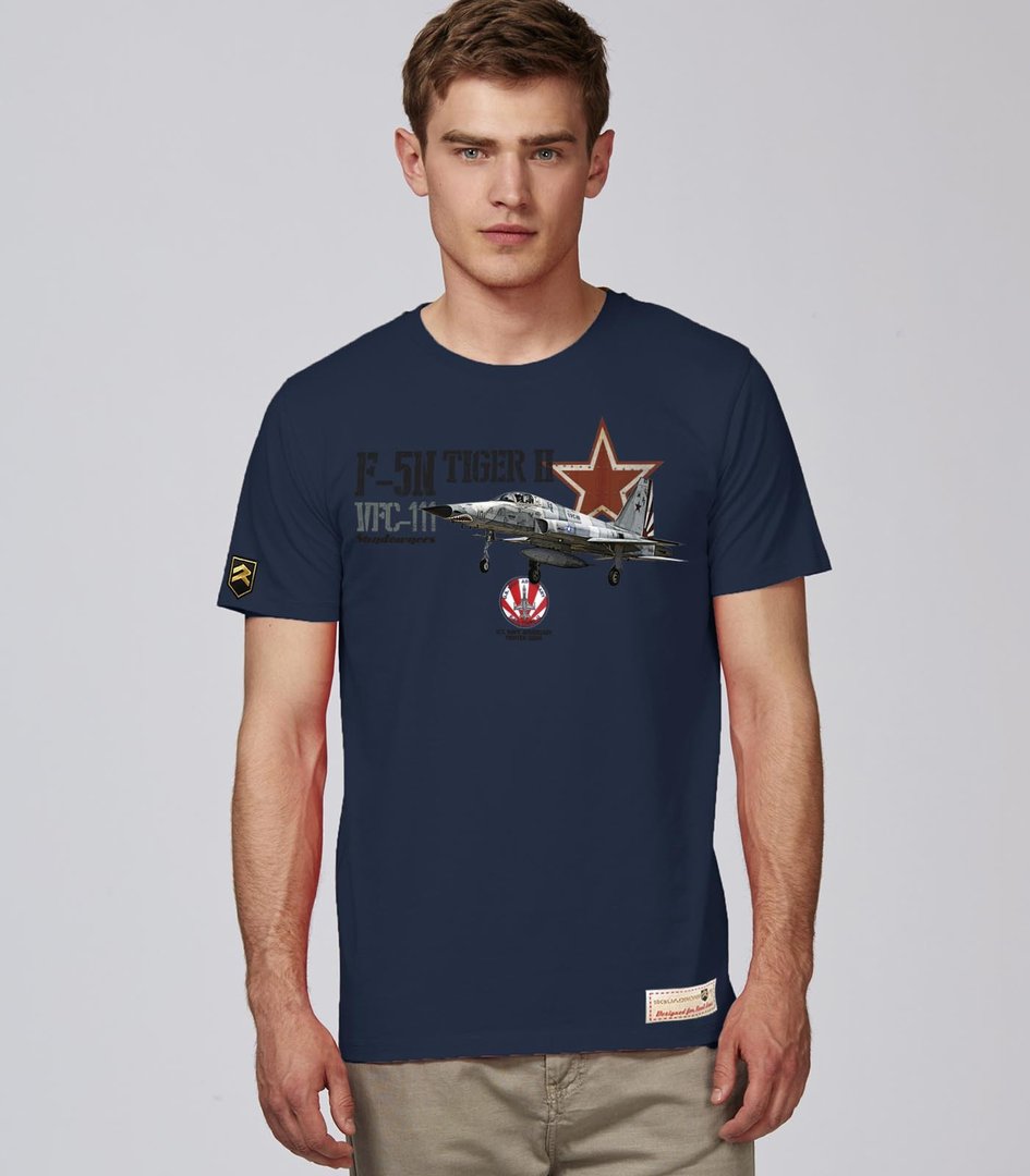 Camiseta F-5N Premium negra algodón orgánico, diseño aviación militar con logos bordados