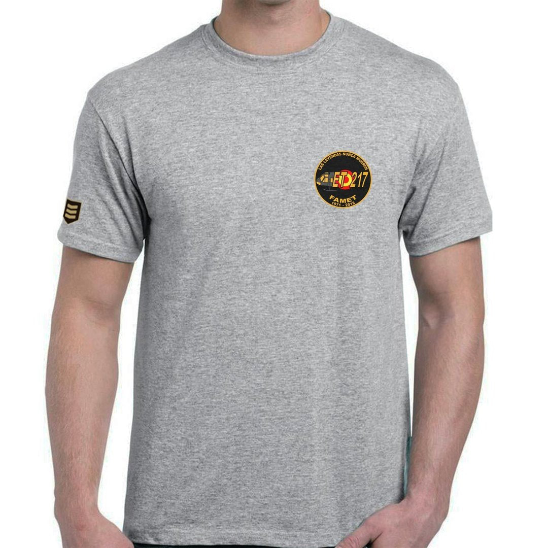 Camiseta militar FAMET Tributo Huey en color gris vigore - Diseño exclusivo helicóptero UH-1 Huey Ejército de Tierra
