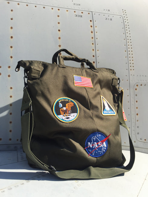 Bolsa casco astronauta oliva vista completa - Diseño espacial
