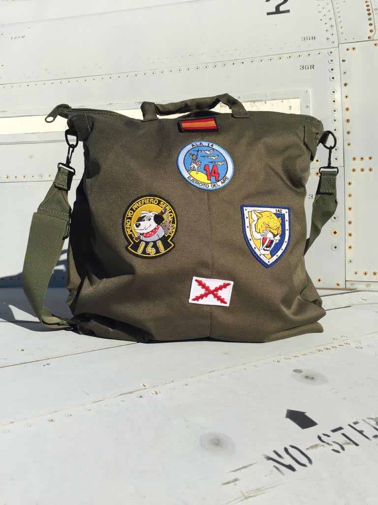 Emblema Ala 14 bordado en bolsa piloto oliva - Aviación militar