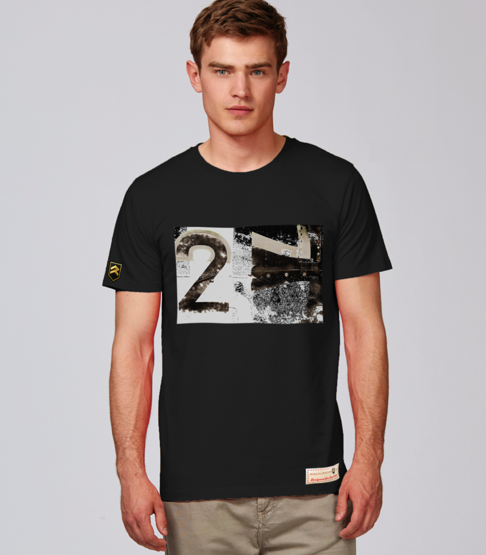 Camiseta militar premium Rusty Luftwaffe Number 2 - Diseño vintage aviación alemana, color negro
