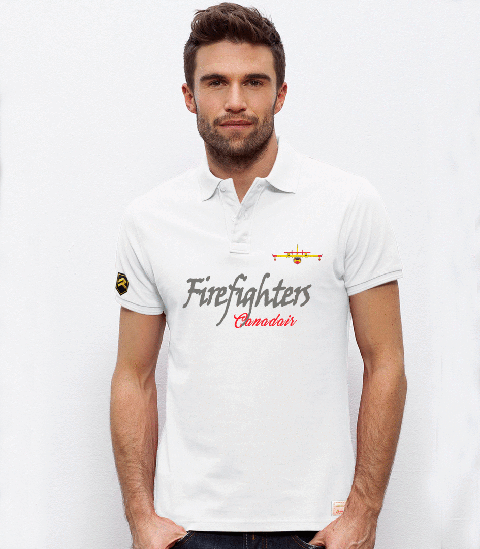 Polo bordado con avión Canadair y print frontal