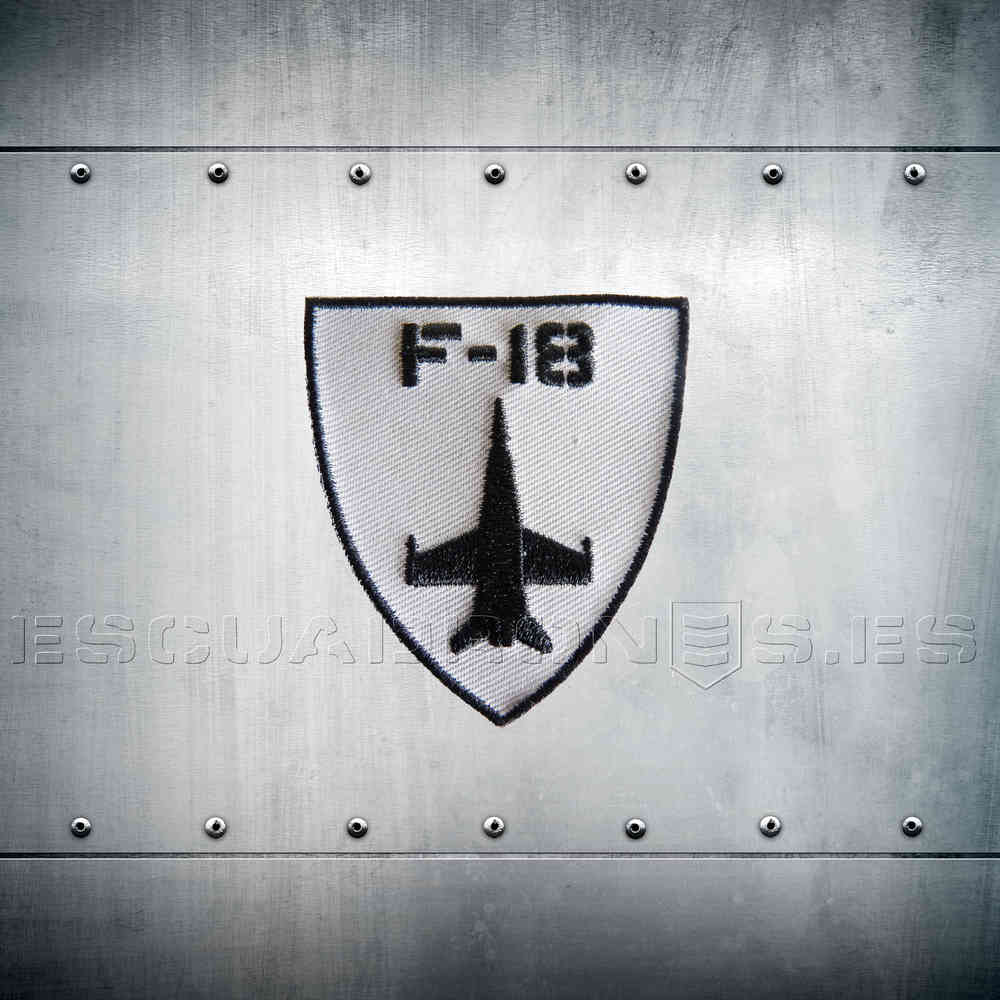 Parche bordado F-18 Hornet negro 7cm sin velcro - Diseño distintivo caza polivalente Ejército del Aire español
