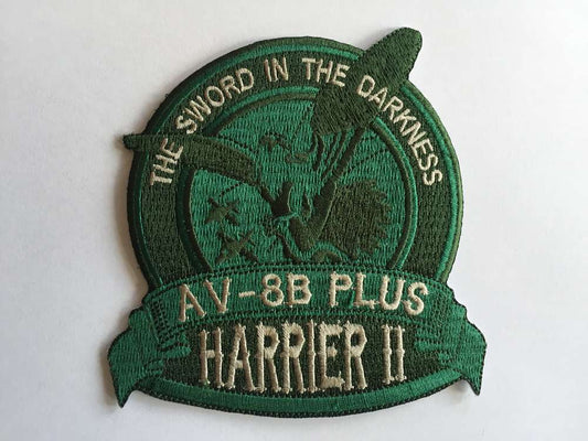 Parche bordado AV-8B SWORD IN THE DARKNESS verde termoadhesivo