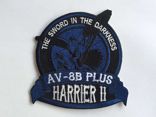 Parche bordado AV-8B SWORD IN THE DARKNESS azul termoadhesivo