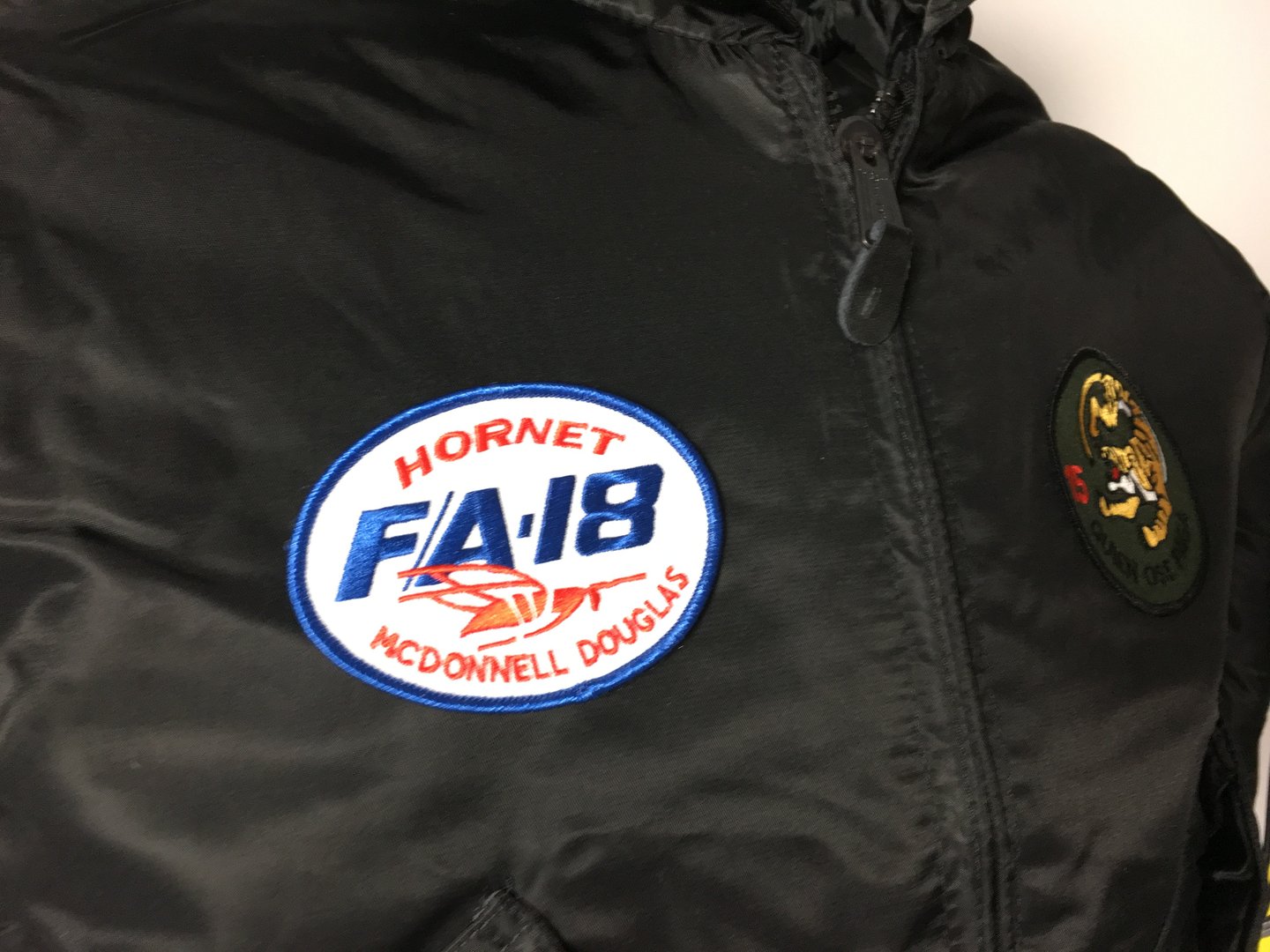 Cazadora de Piloto F-18 ALA 15 CWU negro