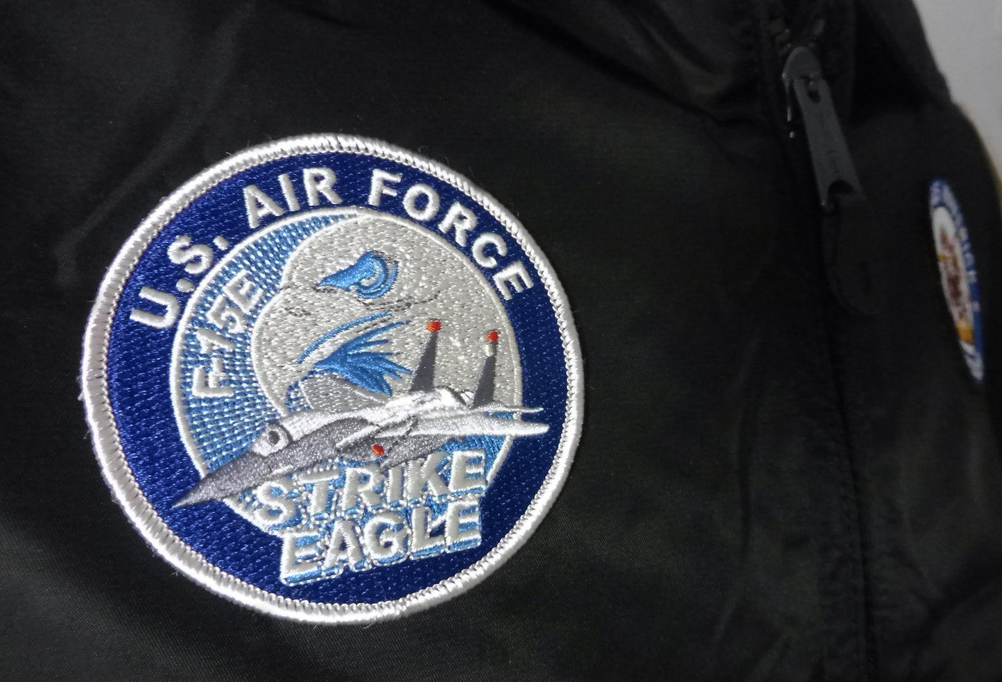 CAZADORA DE PILOTO F-15 STRIKE EAGLE CWU Color Negro