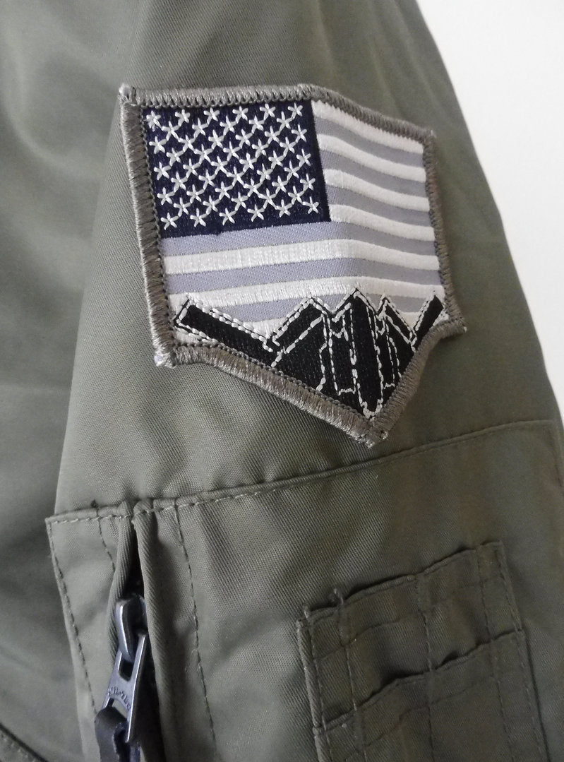 CAZADORA DE PILOTO B2 CWU Color Verde Oliva