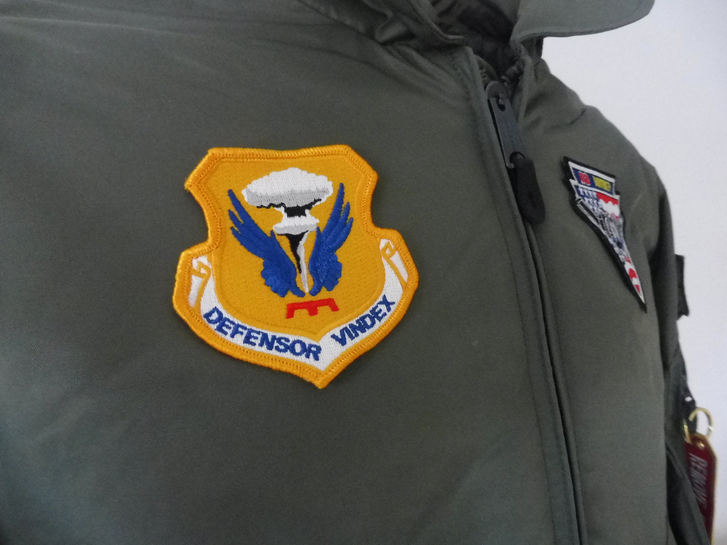 CAZADORA DE PILOTO B2 CWU Color Verde Oliva