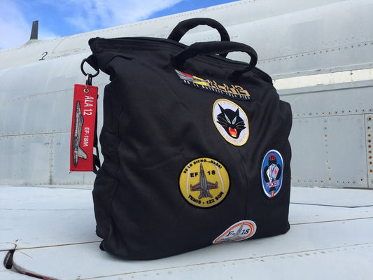 Bolsa piloto Ala 12 negra con parches bordados F-18 Hornet - Incluye llavero RBF y bandolera ajustable