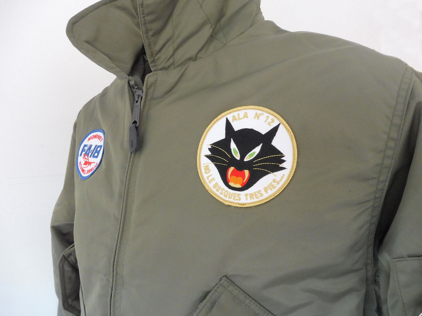 Cazadora de Piloto F-18 ALA 12 CWU verde oliva