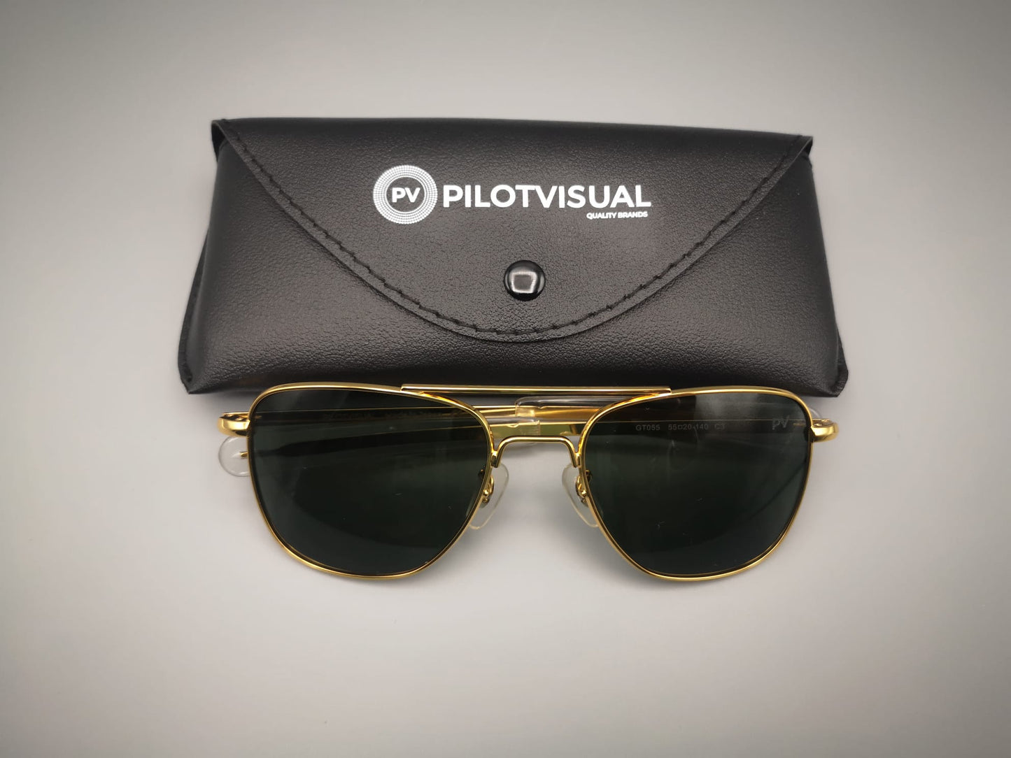 Gafas aviador Pilotvisual 55 con montura dorada lacada y lentes verdes vista central - Estilo militar premium
