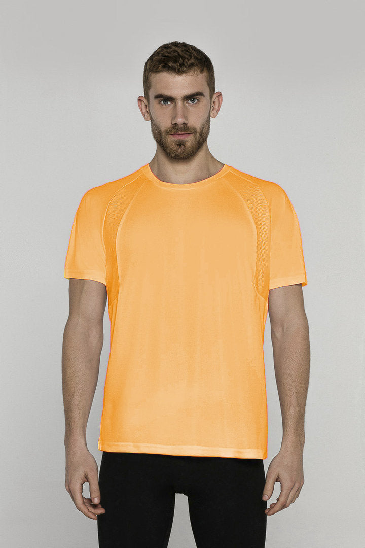 Camiseta básica deportiva Escuadrones 100% poliéster con logo tejido en la manga, disponible en varios colores
