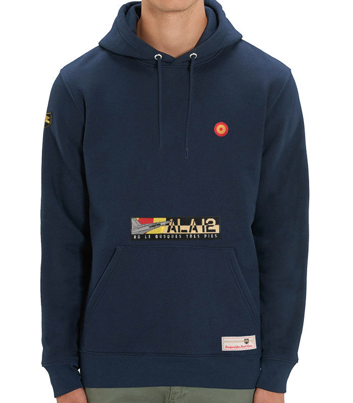 Sudadera Ala 12 España con escarapela española en el pecho y parche ALA12 del Ejército del Aire, capucha y bolsillo canguro